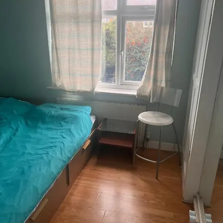 Double Rooms In Shared Home Enfield Exterior photo