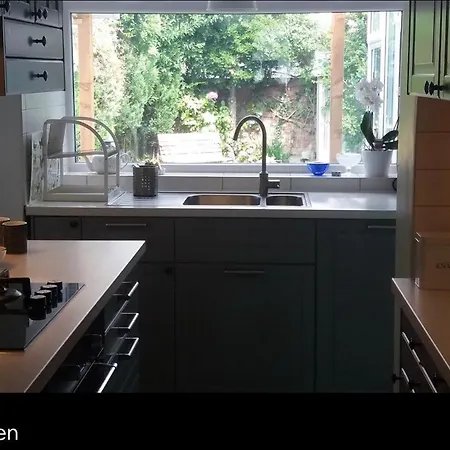 Double Rooms In Shared Home Enfield Exterior photo